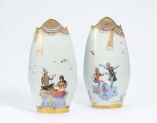 Pair of large vases 'Arabian Nights'