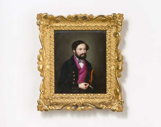 Porcelain painting with portrait of a distinguished gentleman - photo 1