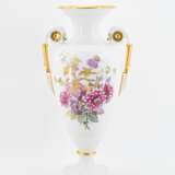 Large amphora vase with floral decor - фото 3
