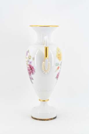 Large amphora vase with floral decor - фото 4