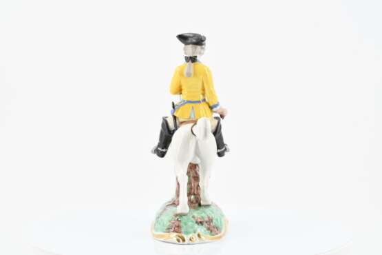 7 figurines from a centerpiece 'Frankenthal Yellow Hunt' - photo 13