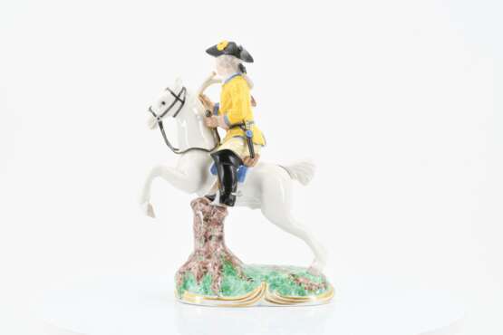 7 figurines from a centerpiece 'Frankenthal Yellow Hunt' - photo 17