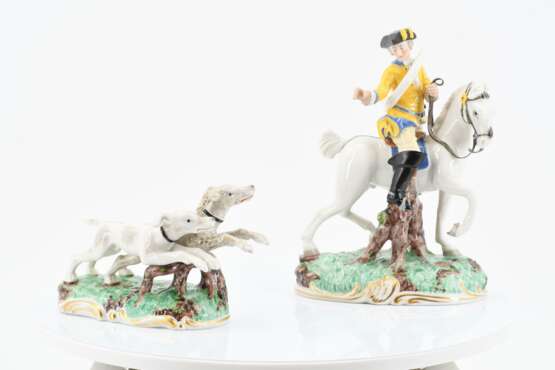 7 figurines from a centerpiece 'Frankenthal Yellow Hunt' - photo 25