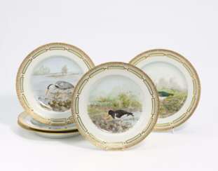 Five "Flora Danica" dinner plates with bird motifs