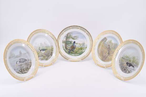Five "Flora Danica" dinner plates with bird motifs - фото 2