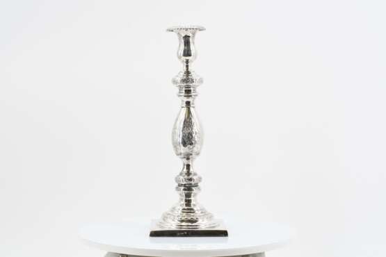 Pair of candlesticks with baluster shaft and flower decor - photo 3