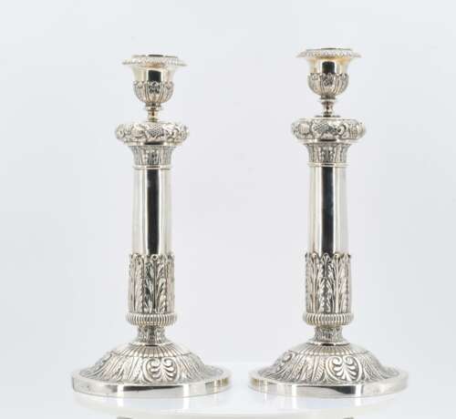 Pair of large candlesticks with acanthus decor - photo 1