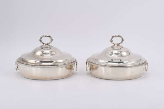 Pair of round lidded bowls - фото 1