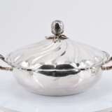 Pair of round lidded bowls with large fruit-shaped knobs and a sauce boat - Foto 4