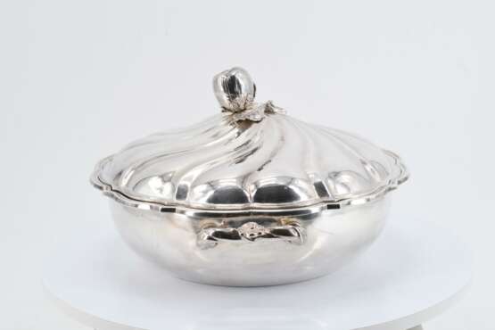 Pair of round lidded bowls with large fruit-shaped knobs and a sauce boat - photo 17