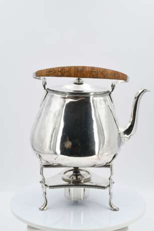 Large kettle on rechaud - фото 2