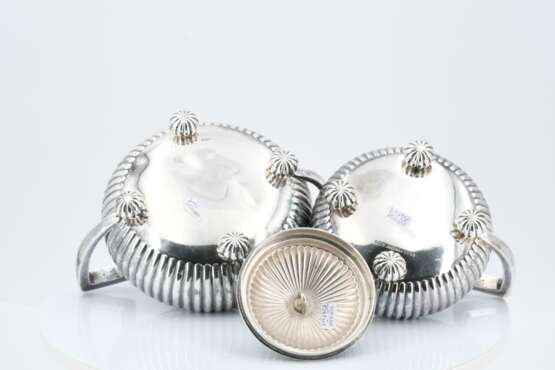 Six piece coffee and tea set with gadroon decor - Foto 11