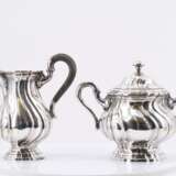 Four piece coffee and tea set with twisted contours and tray - фото 3