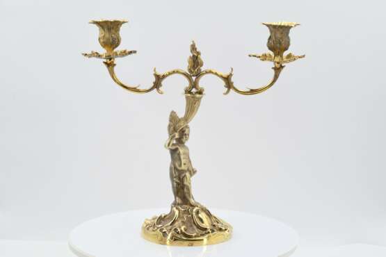 Pair of two-flame vermeil candlesticks with cupids - Foto 8