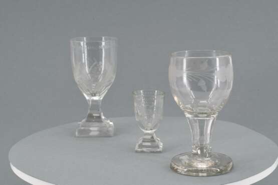 Goblet with monogram and schnapps glass with blue rim - photo 4