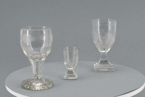 Goblet with monogram and schnapps glass with blue rim - фото 5