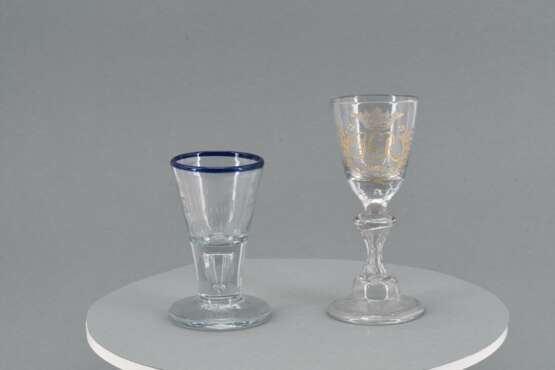 Goblet with monogram and schnapps glass with blue rim - photo 8