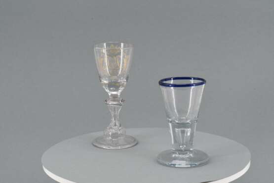 Goblet with monogram and schnapps glass with blue rim - Foto 11
