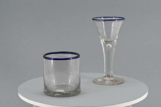 Two glasses with blue rim - photo 4