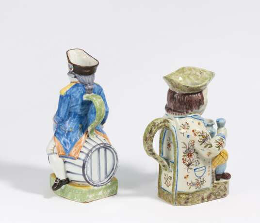 Figural jug in the shape of a French soldier on barrel - Foto 2