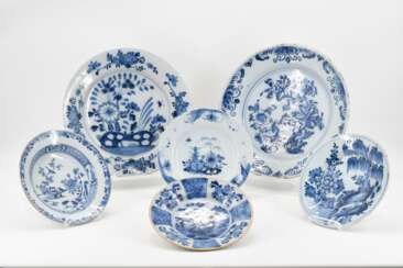 Two large bowls and four plates with different chinoise decors
