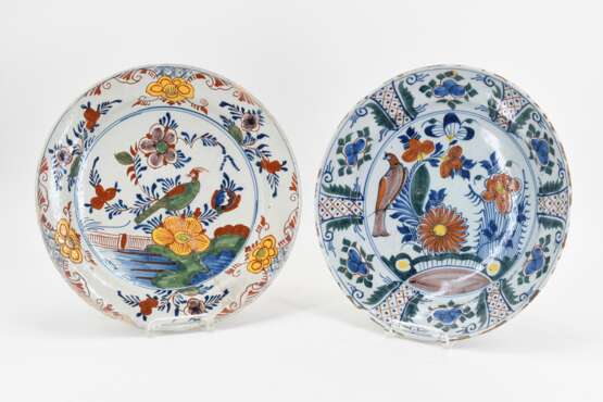 A large bowl with bird decor and flowers - photo 1