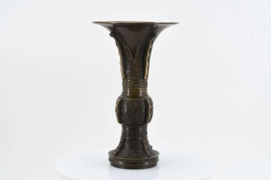 Archaic style Gu - shaped vase - фото 4