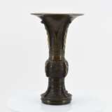 Archaic style Gu - shaped vase - photo 5