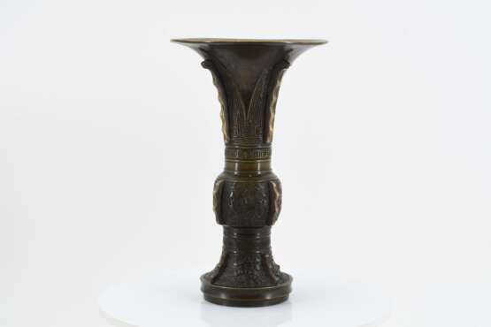 Archaic style Gu - shaped vase - photo 5