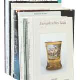 12 Bücher | Glas u.a. best. aus: Dr. Fischer Kunstauktionen - Foto 1