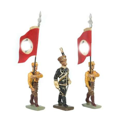 3 militärische Zinnfiguren ca. Mitte/2. Hälfte 20. Jh. - фото 1