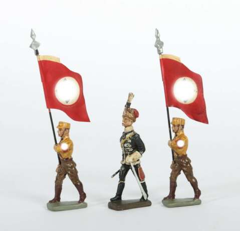 3 militärische Zinnfiguren ca. Mitte/2. Hälfte 20. Jh. - photo 2