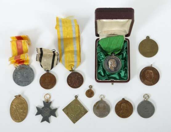 13 Abzeichen und Medaillen Kaisserreich 1870/71 - 1918 - Foto 1