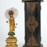 Buddhistischer Butsudan mit Amida Buddha Japan - фото 3