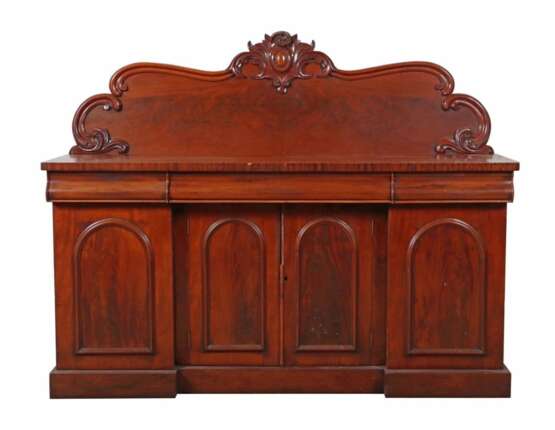 Sideboard mit barock geschweifter Blende 19. Jh. - Foto 1