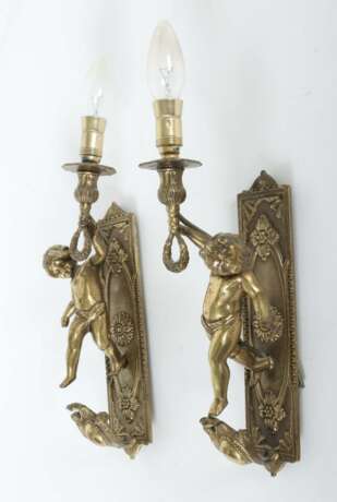 Paar Wandappliken mit Putto-Figuren 19. Jh. - Foto 2