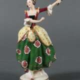 Figurine ''Dame mit Spiegel'' Herzoglich Aechte Porcelain Fabrique - фото 1