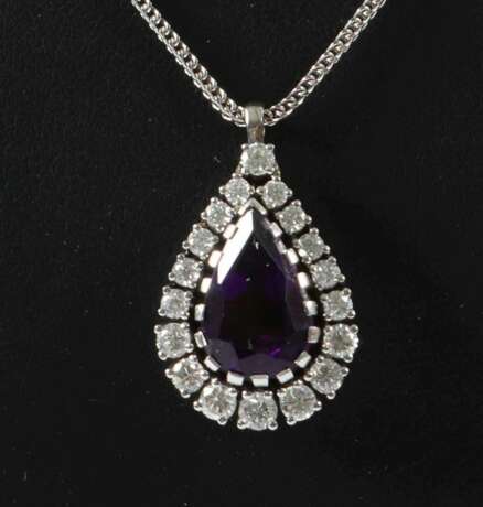 Tropfenförmiger Amethystanhänger mit Diamantenentourage Weißgold 750 - photo 1