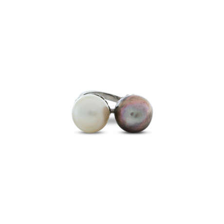 NATURAL PEARL AND DIAMOND ‘TOI ET MOI’ RING - photo 1