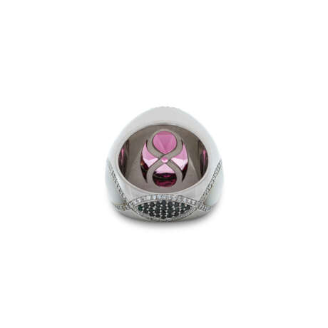 SPINEL, MOTHER-OF-PEARL, DIAMOND AND COLOURED DIAMOND RING - photo 3