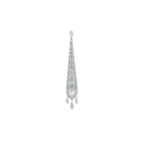 CARTIER CULTURED PEARL AND DIAMOND EARRINGS - фото 5