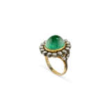 EARLY 20TH CENTURY SUITE OF EMERALD AND DIAMOND JEWELLERY - фото 7