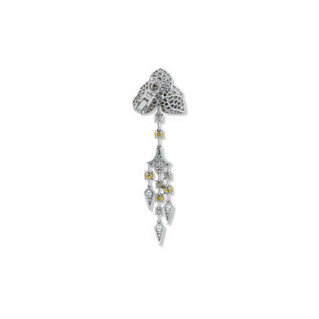 CARTIER SET OF COLOURED DIAMOND AND DIAMOND ‘CARESSE D’ORCHIDEE’ JEWELLERY - Foto 7
