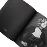 CHANEL Buch "THE LITTLE BLACK JACKET". - photo 4