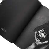 CHANEL Buch "THE LITTLE BLACK JACKET". - photo 5