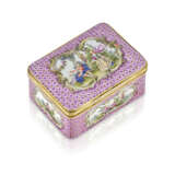 A GOLD-MOUNTED GERMAN PORCELAIN RECTANGULAR SNUFF-BOX AND COVER - фото 1