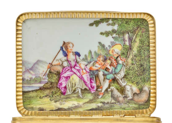 A GOLD-MOUNTED GERMAN PORCELAIN RECTANGULAR SNUFF-BOX AND COVER - photo 2