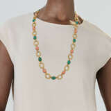 VAN CLEEF & ARPELS CORAL AND CHRYSOPRASE NECKLACE - Foto 6