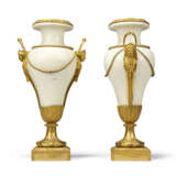 A PAIR OF RESTAURATION ORMOLU AND WHITE MARBLE VASES - photo 4