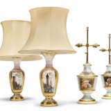 TWO PAIRS OF PORCELAIN VASES MOUNTED AS LAMPS - Foto 1